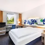 إتش + هوتل فرانكفورت إيربورت ويست 4*