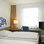 إتش + هوتل فرانكفورت إيربورت ويست 4*