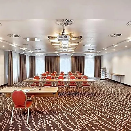 H+ Frankfurt Airport West Szálloda 4*