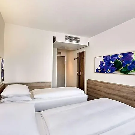 H+ Frankfurt Airport West 4*