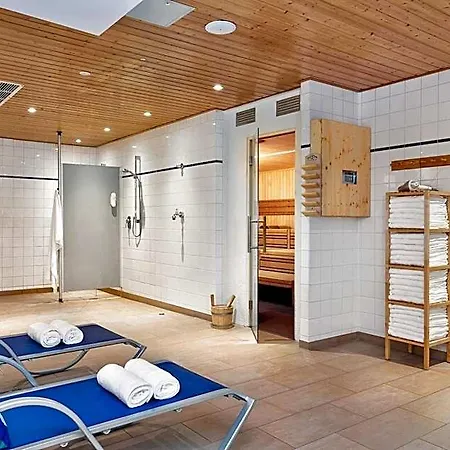 H+ Frankfurt Airport West 4*