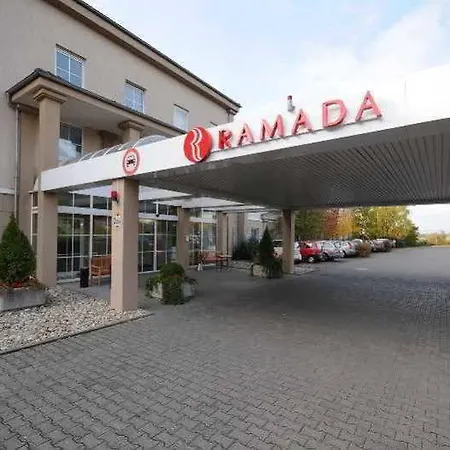 H+ Frankfurt Airport West 4*