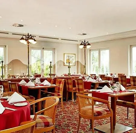 Ξενοδοχείο H+ Frankfurt Airport West 4*