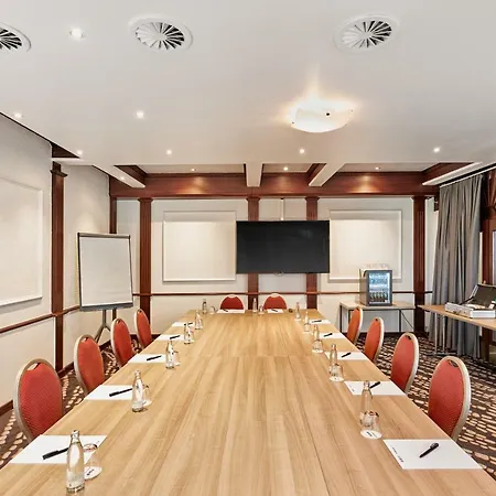 H+ Frankfurt Airport West 4*