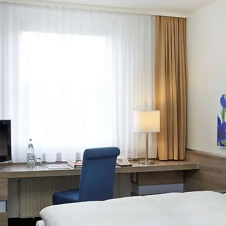 H+ Frankfurt Airport West 4* Хофхайм-ам-Таунус