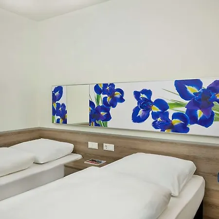 H+ Frankfurt Airport West