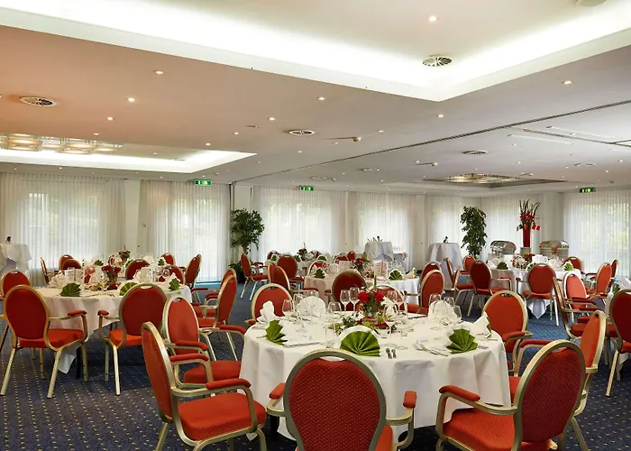 H+ Frankfurt Airport West Hotel 4*