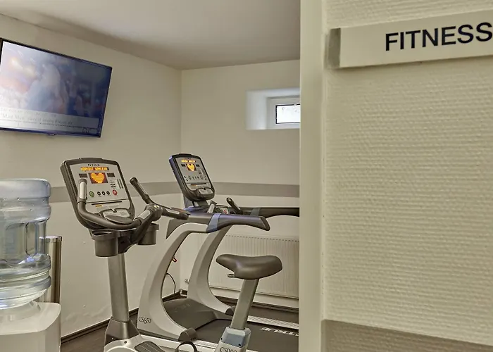 H+ Frankfurt Airport West Hotel 4*