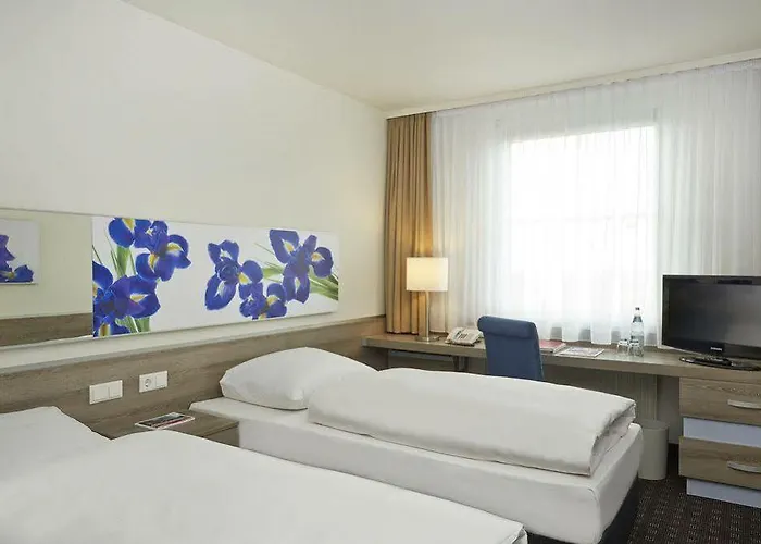 H+ Frankfurt Airport West Hotel 4*