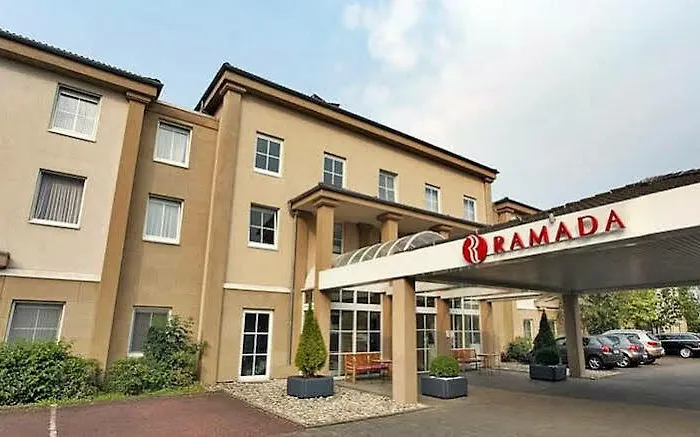 H+ Frankfurt Airport West 4*