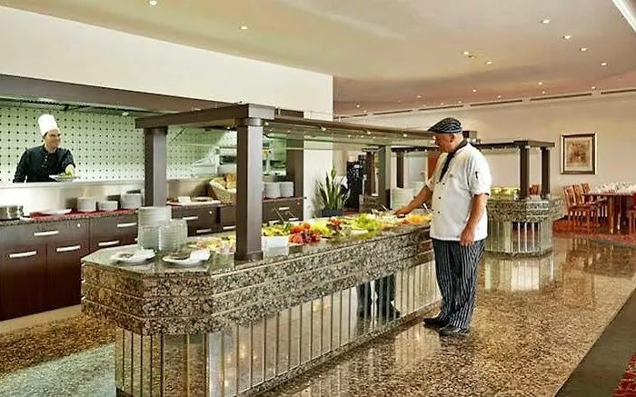 H+ Frankfurt Airport West 4*