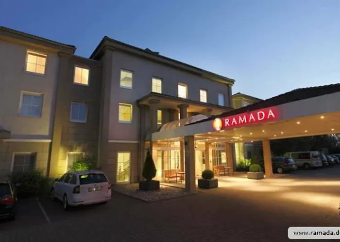 Hotel H+ Frankfurt Airport West 4*