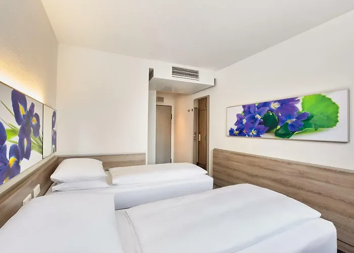 H+ Frankfurt Airport West Hotel 4*