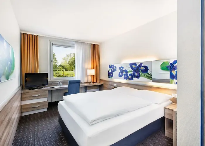 H+ Frankfurt Airport West 4*