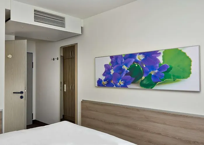 H+ Frankfurt Airport West Hotel