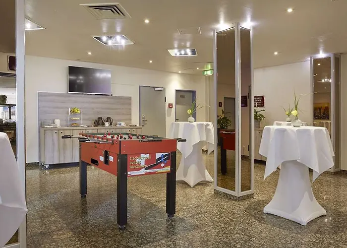 H+ Frankfurt Airport West