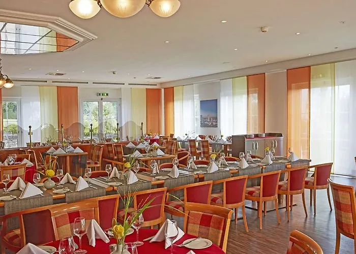 H+ Frankfurt Airport West Hotel 4*